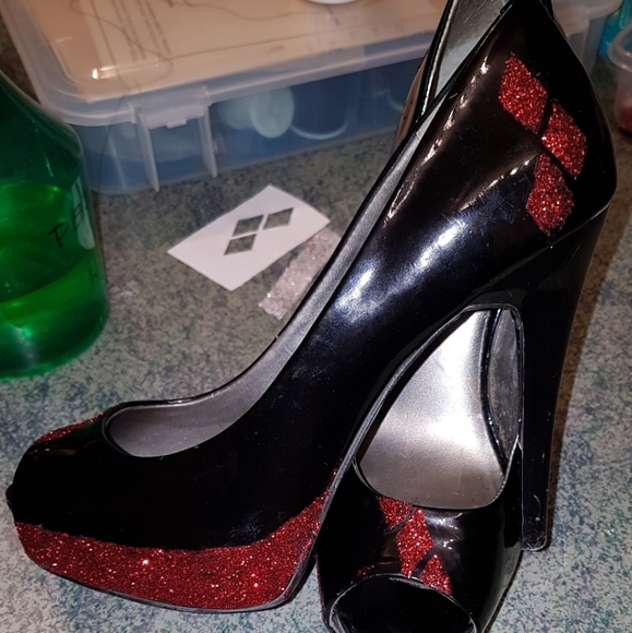 Black Guess peep toe pump - Picture 2 of 3